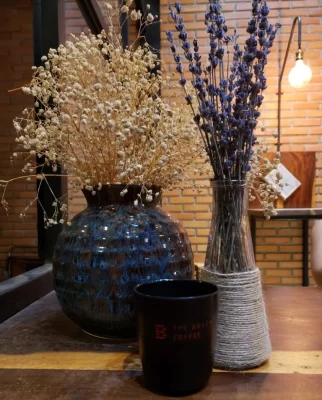 nên chọn hoa khô hay hoa giả để trang trí