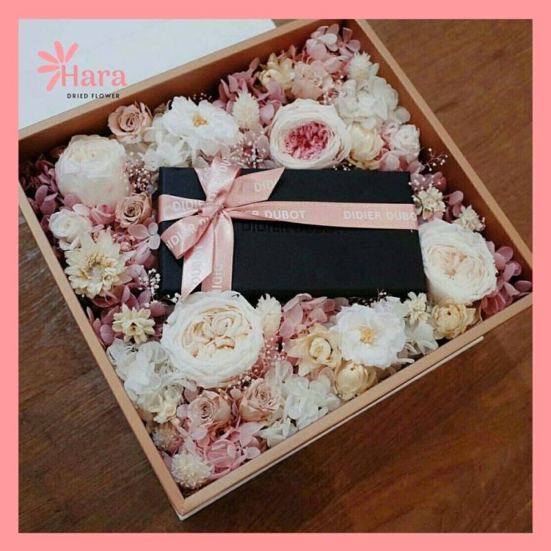 Hộp hoa khô đựng quà HC02